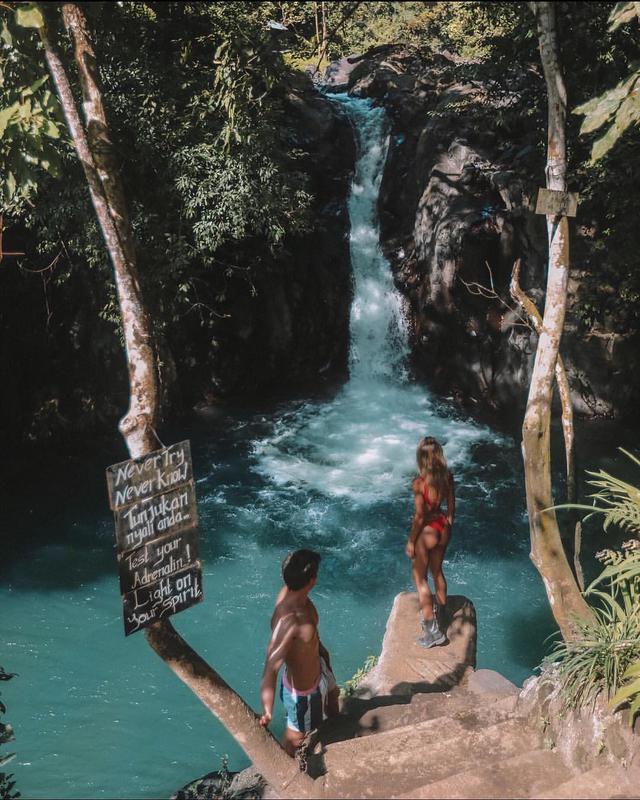Aling-Aling Waterfall