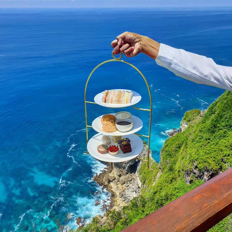 The Cliff Bar At The Edge - Photo by @theedgebali