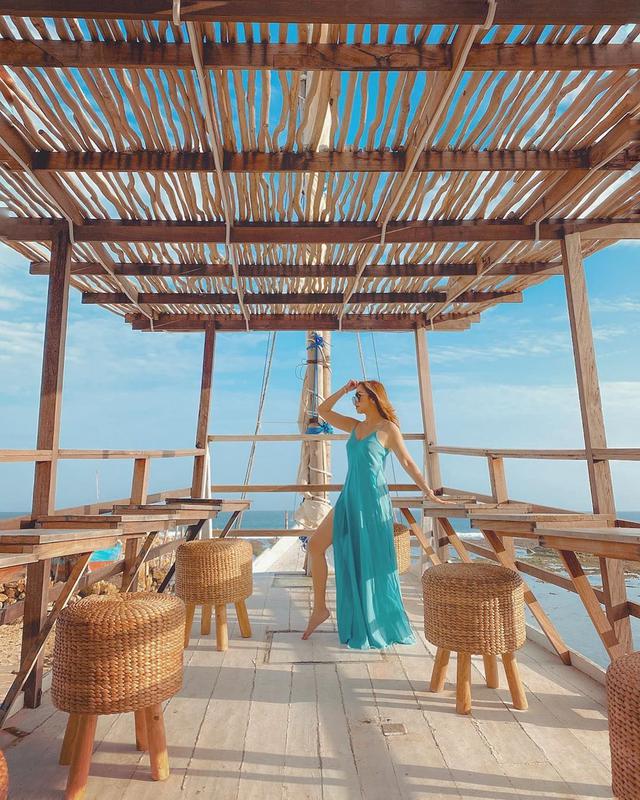 Minoo Beach Club