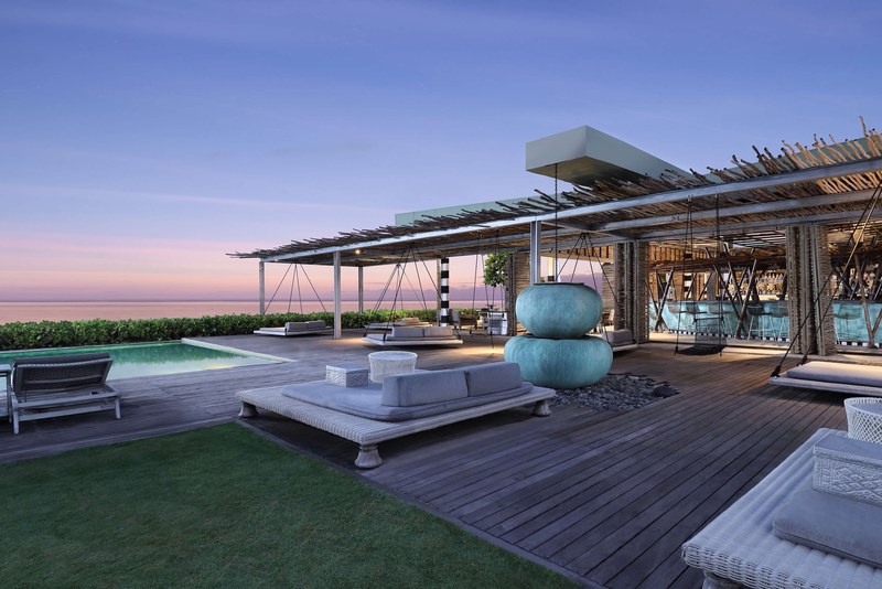 COMO Beach Club