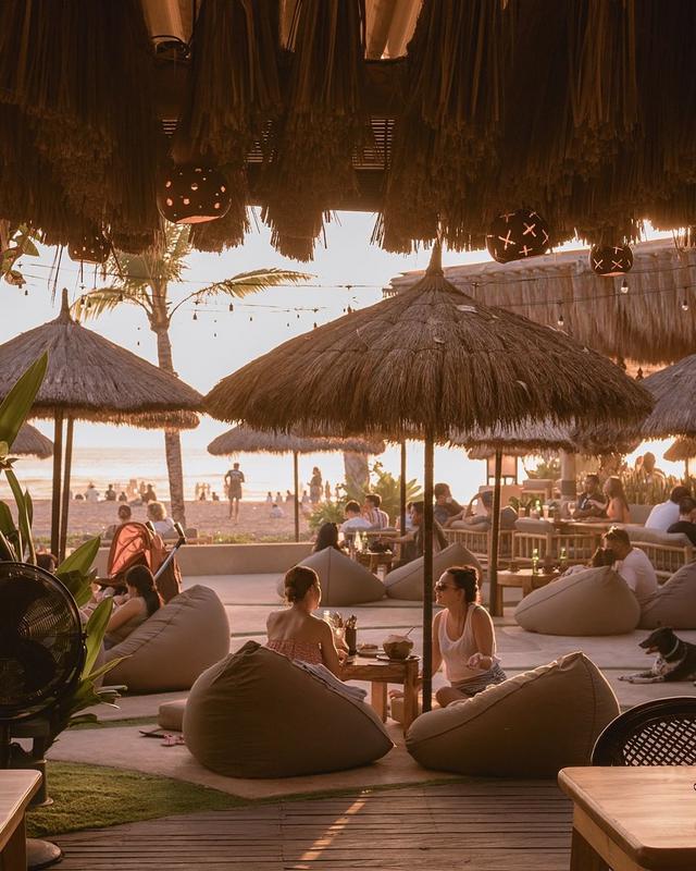 Mano Beach House