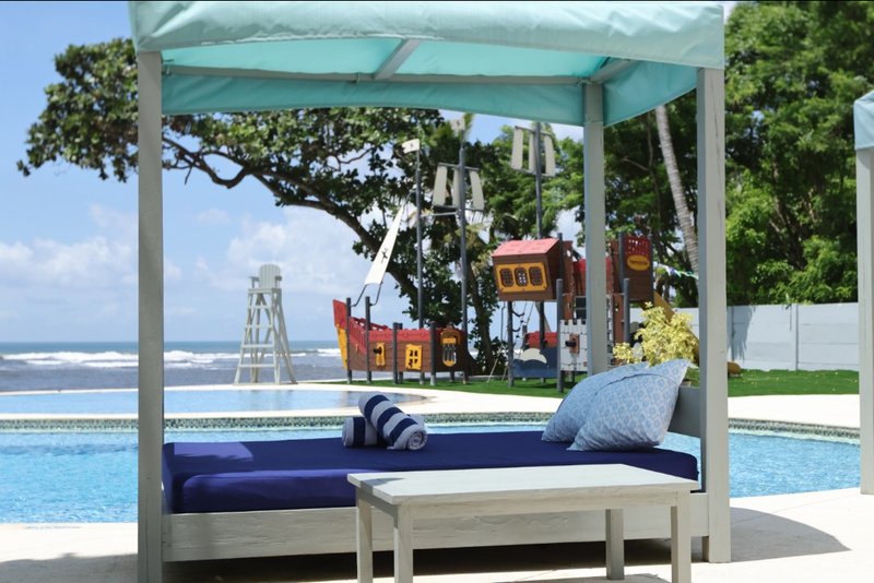 Flamingo Beach Club