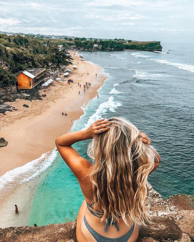 Balangan Beach - Photo by @gingerspierings