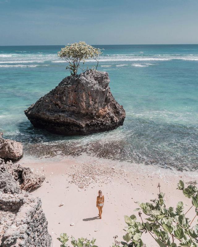 Bingin Beach - Photo by @resisadventure