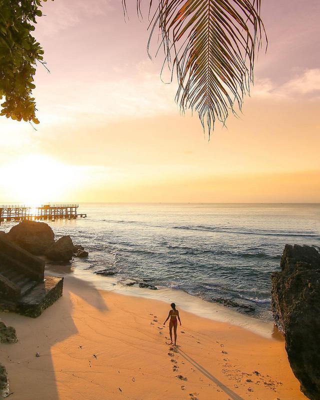 Kubu Beach At Ayana Resort - Photo by @girlborntotravel