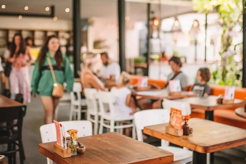 Breakfast on the Batu Bolong café strip