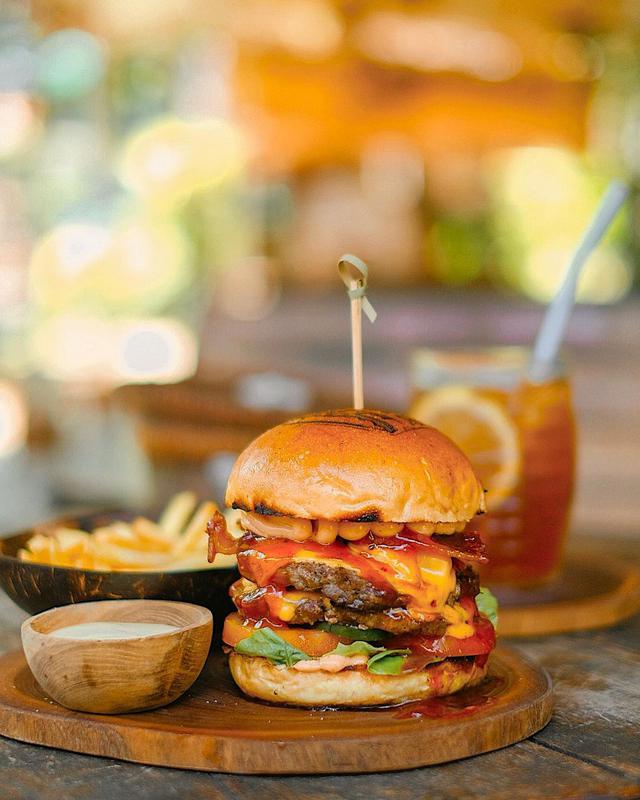 2080 Burger