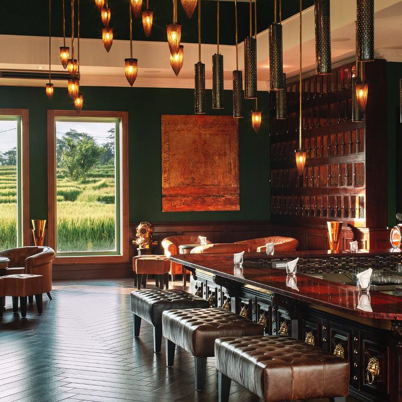 Pinstripe Bar