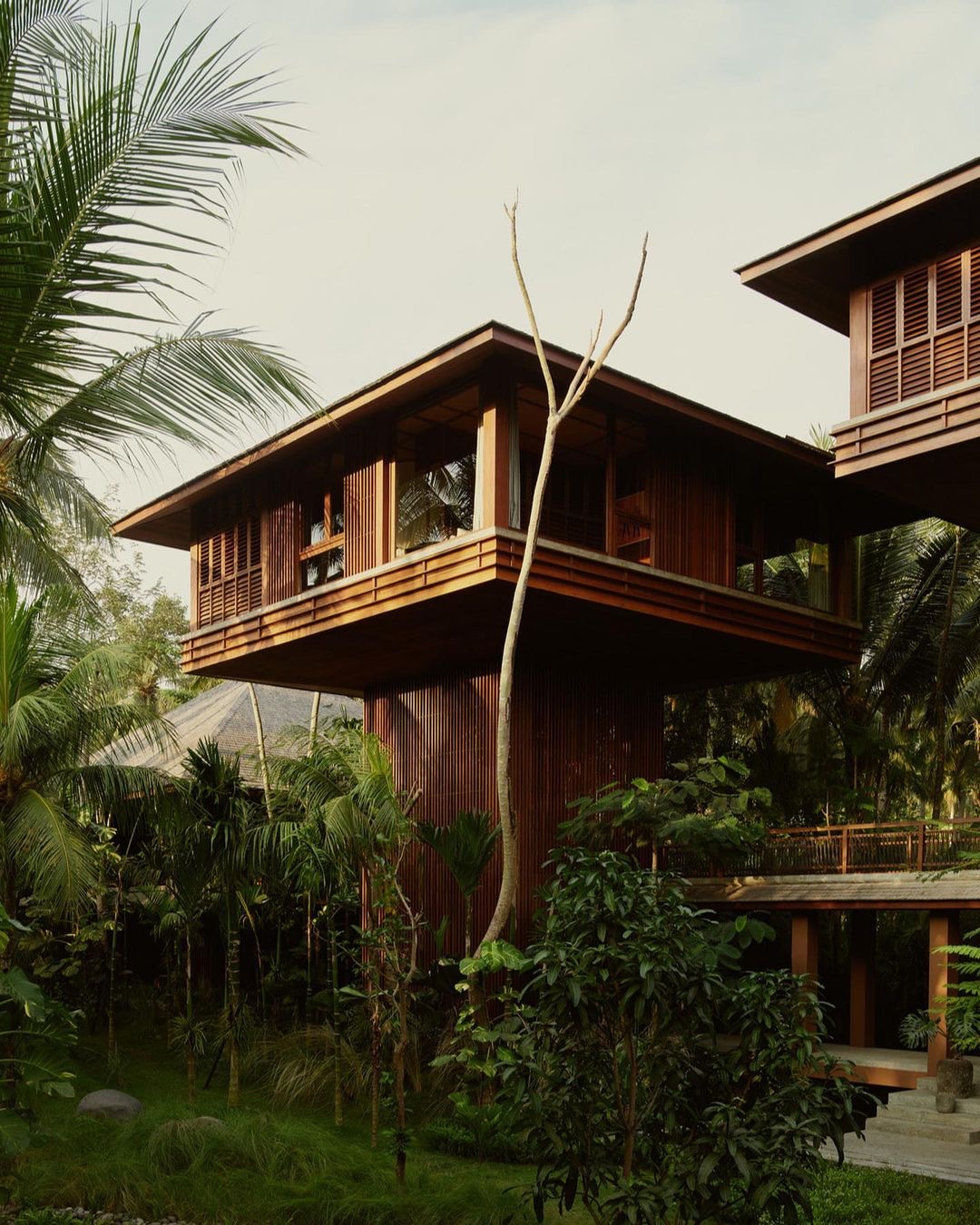 LOST LINDENBERG HOTEL BALI - Photo by @robertrieger