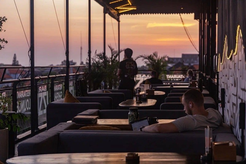 IZZI Rooftop Lounge