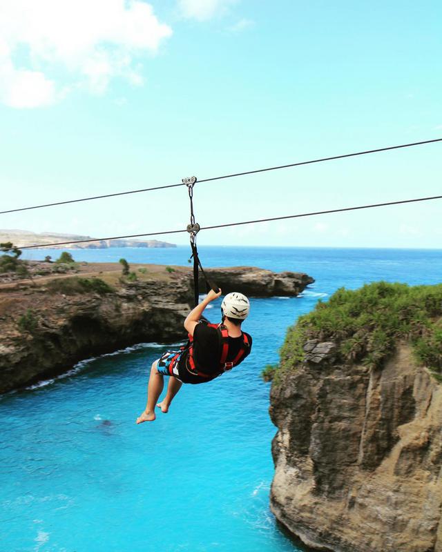Zip-Lining In Nusa Lembongan - Photo by @kaytvedt
