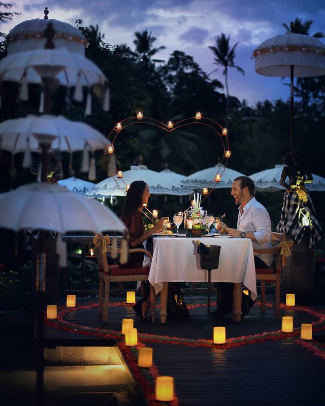 Romantic Candlelight Dinner