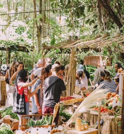 La Brisa Sunday Market